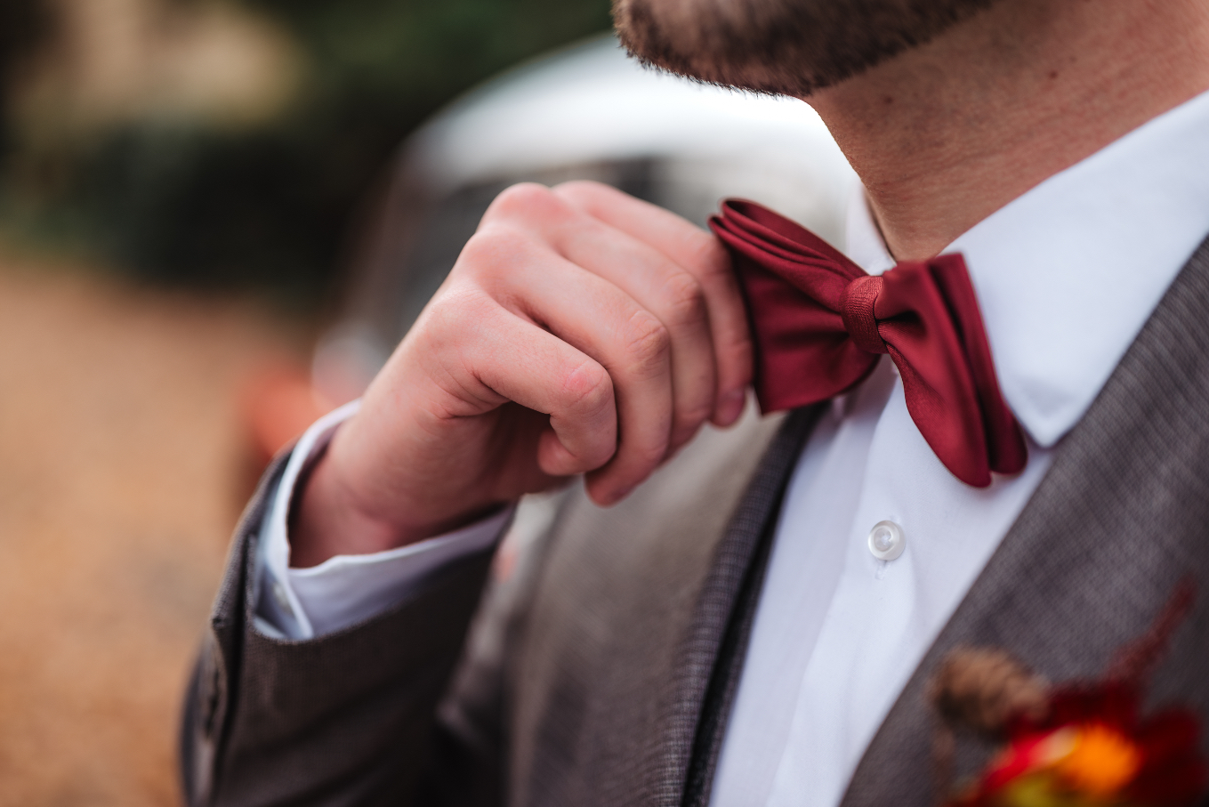 Svatební motýlek ve vínově barvě Quentino