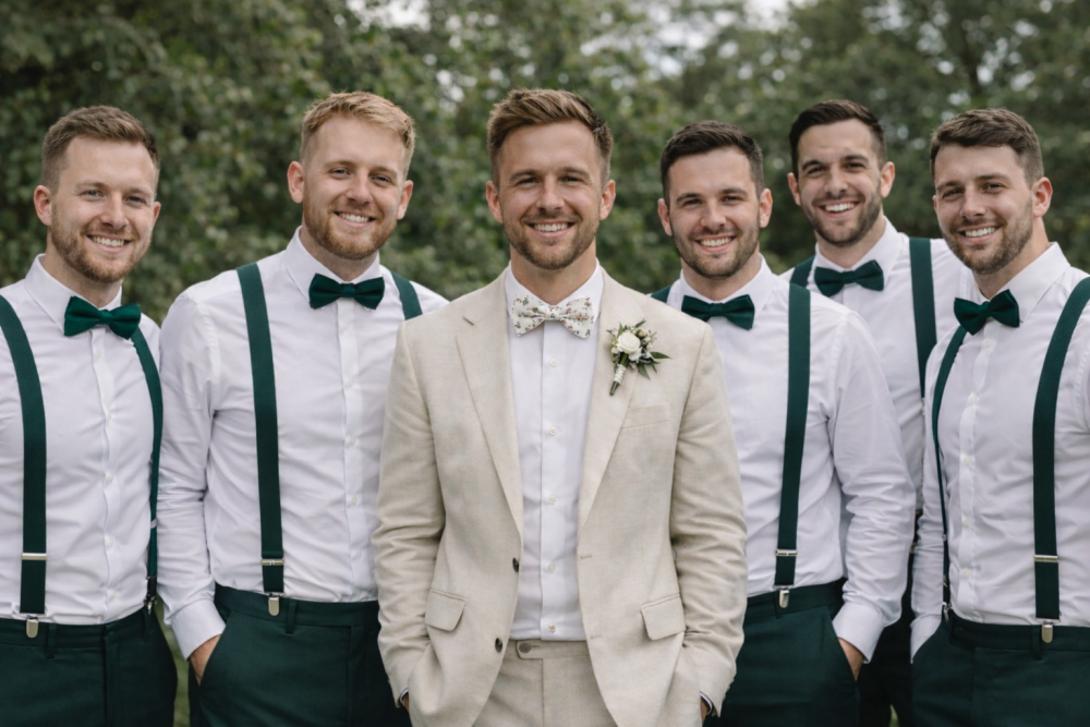 Emerald wedding elegance – matching the groom and groomsmen