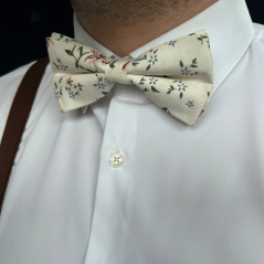 Hnědé pánské kšandy s bavlněným květovaným motýlkem