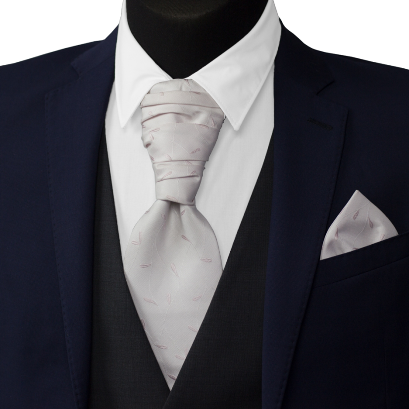 Světle růžová svatební kravata s vyšívanými lístečky