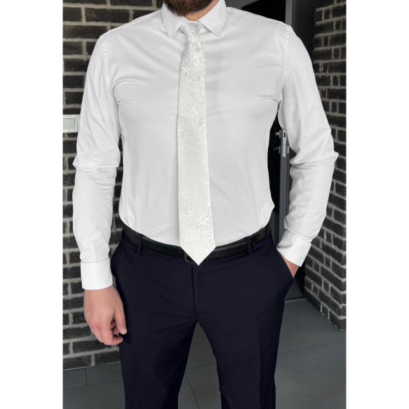 Bílá pánská svatební kravata s květinovým vzorem a kapesníčkem