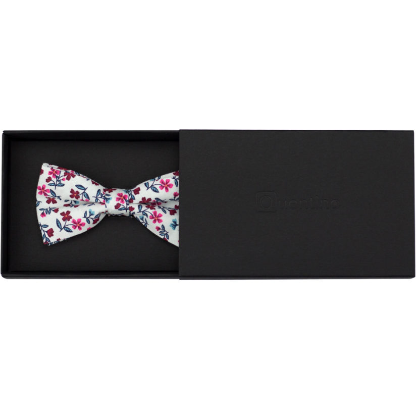 Bílý dětský bavlněný motýlek s vínově růžovými kvítky