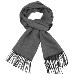 Šedá pánská šála s černými třásněmi