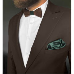 Dřevěný pánský motýlek se smaragdově zeleným středem