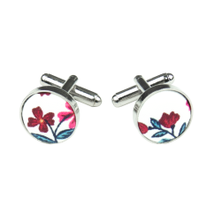 Bílé manžetové knoflíčky s vínově růžovými kvítky