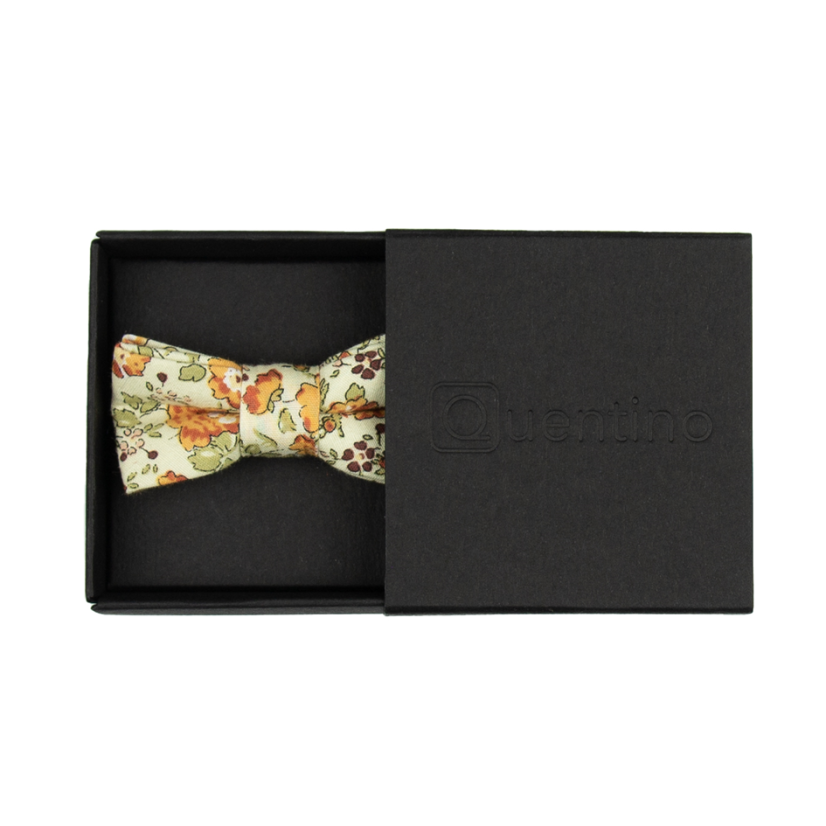 Světle béžový MINI dětský motýlek s žluto oranžovými květy