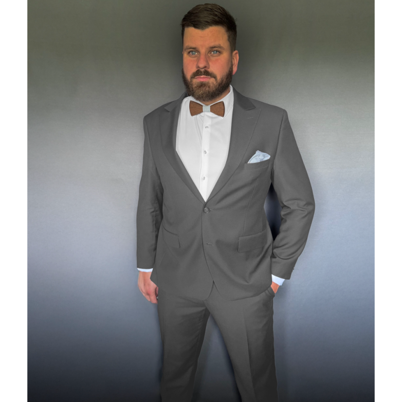 Dřevěný pánský motýlek se světle šedým středem