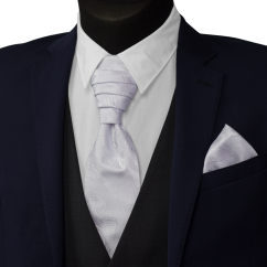 Bílá svatební kravata se stříbrnými ornamenty