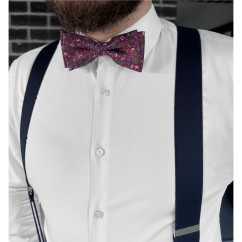 Vínově červený pánský motýlek s jemným květinovým vzorem včetně kapesníčku