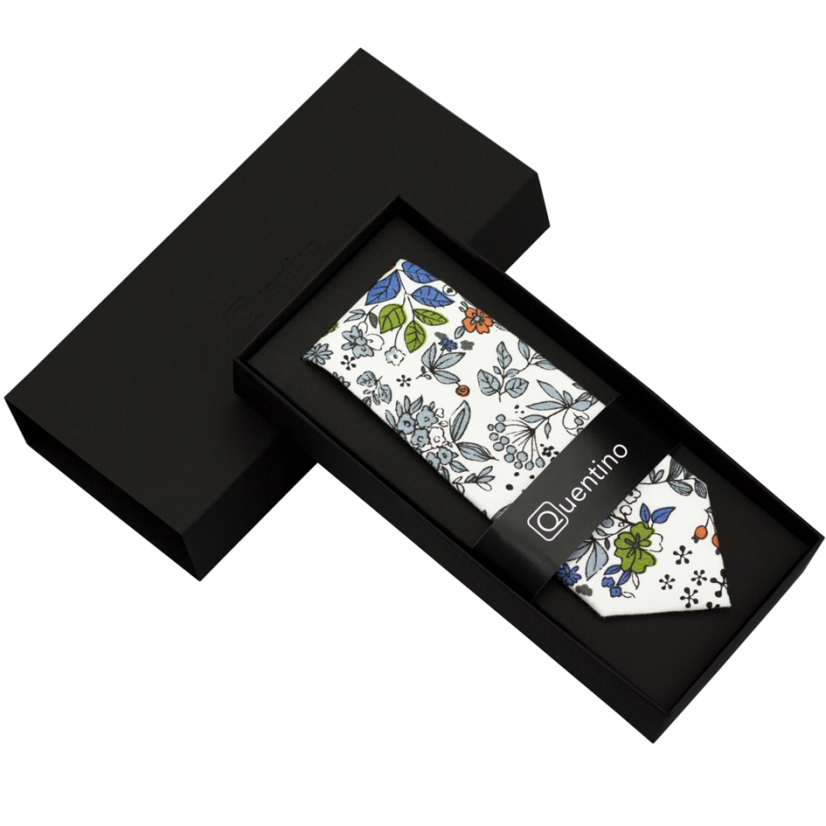 Bílá pánská bavlněná kravata s šedo zelenými lístky