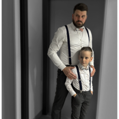 Tmavě modrý set s květovaným motýlkem pro tátu a syna