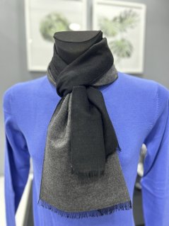 Černo šedá pánská šála s třásněmi