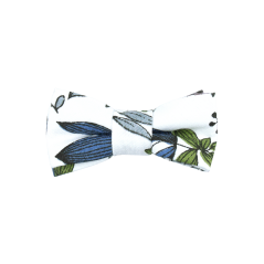 Bílý MINI dětský motýlek s šedo zelenými lístky