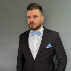 Svetlo modrý pánsky vreckovka do saka matná
