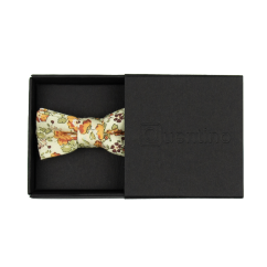 Světle béžový MINI dětský motýlek s žluto oranžovými květy