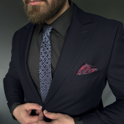 Tmavě modrá pánská hedvábná kravata s paisley vzorem