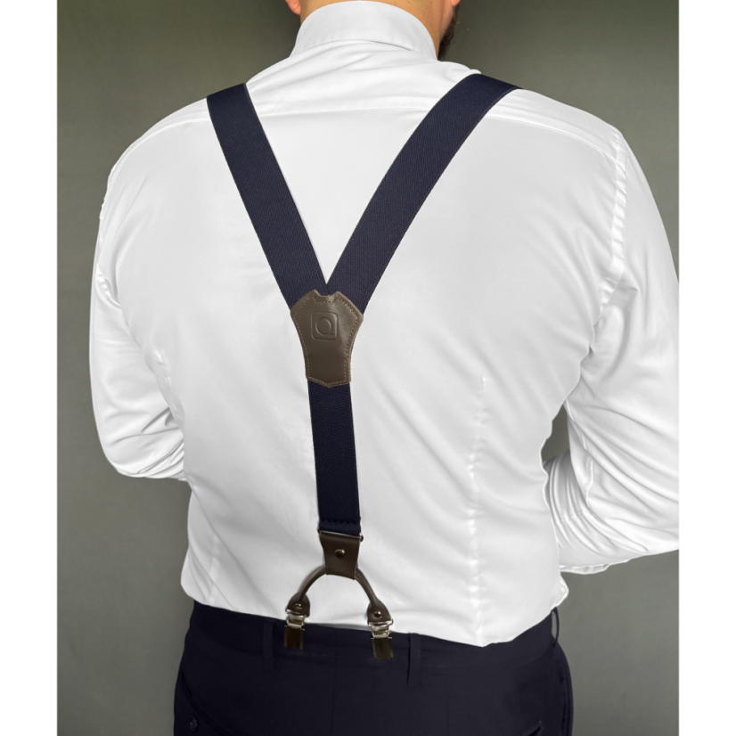 Tmavě modré pánské široké kšandy s dřevěným motýlkem