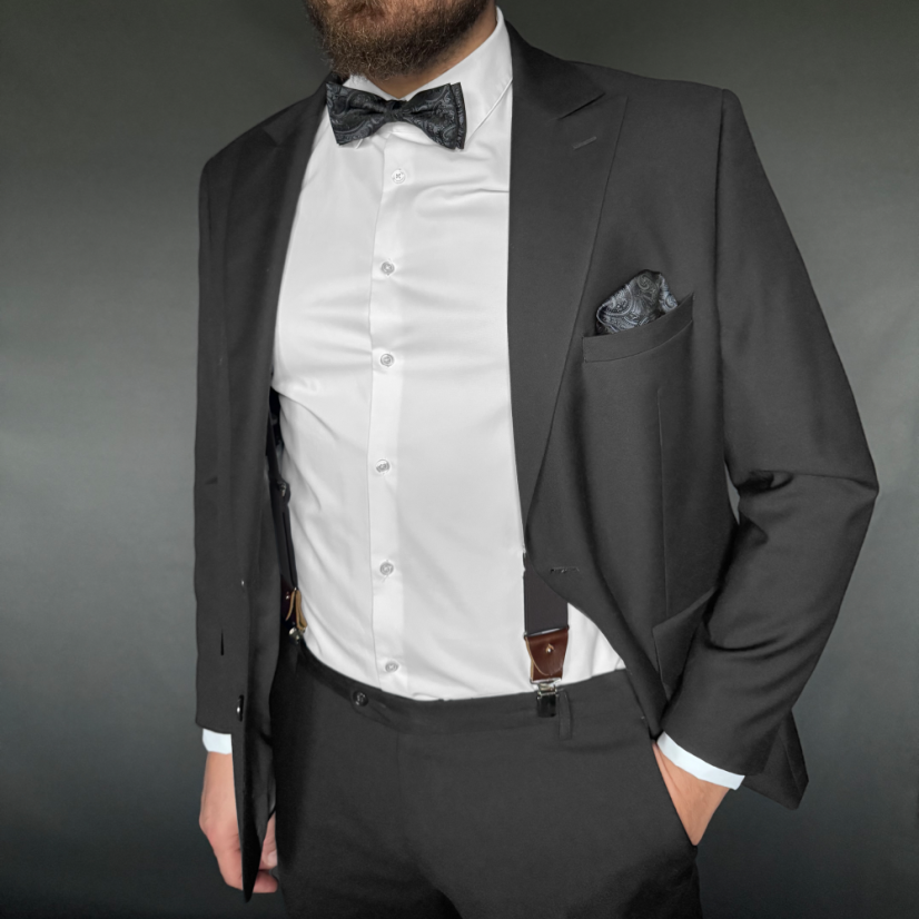 Tmavě šedý pánský set s paisley vzorem – kšandy, motýlek a kapesníček