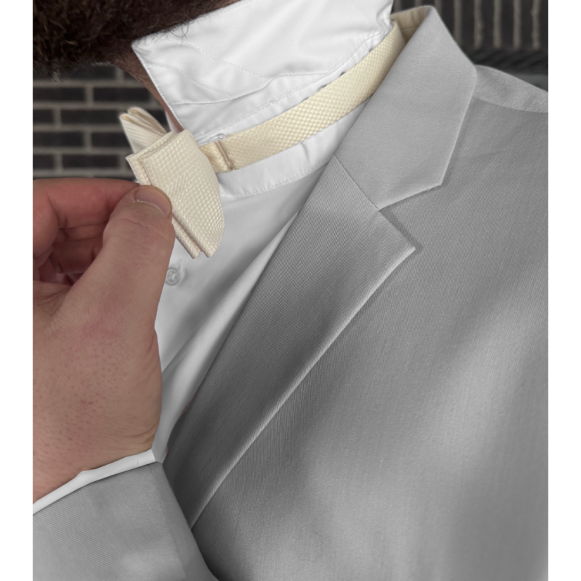 Smetanový (ecru) pánský motýlek s jemnou strukturou