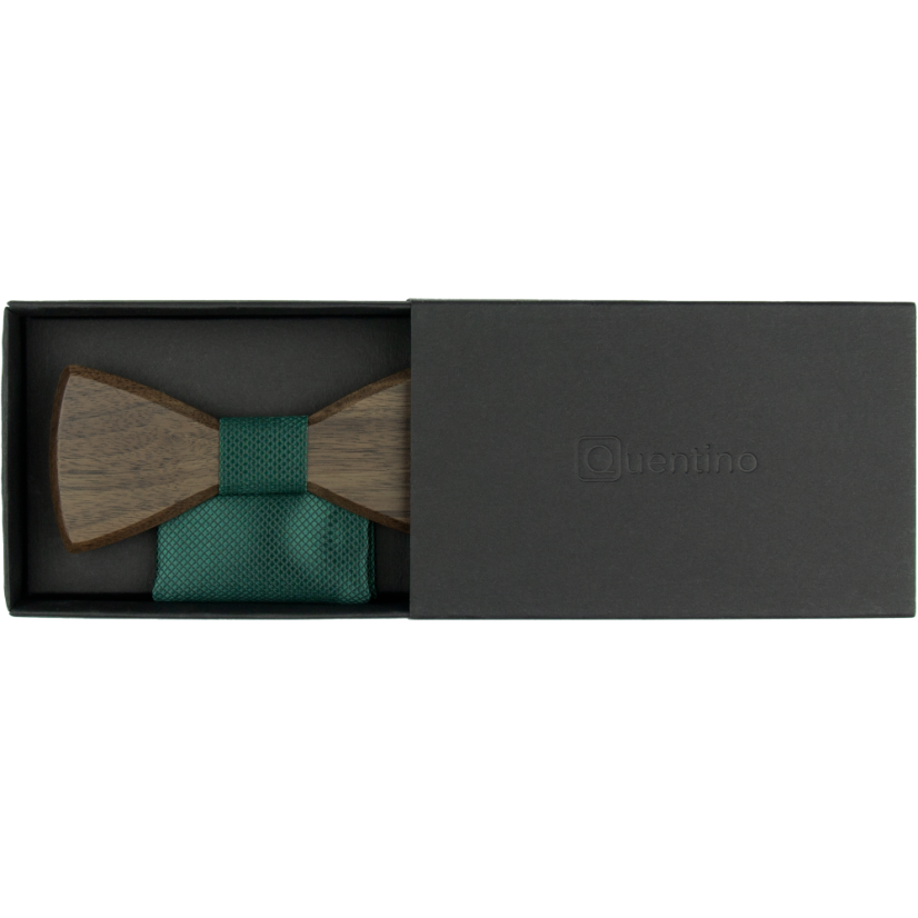 Dřevěný pánský motýlek se smaragdově zeleným středem