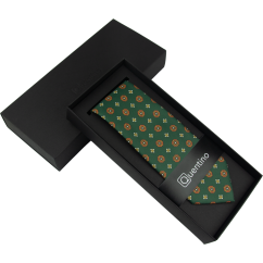 Tmavě zelená pánská kravata s geometrickým vzorem