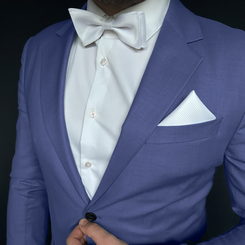 Bílý pánský motýlek s jemnou strukturou