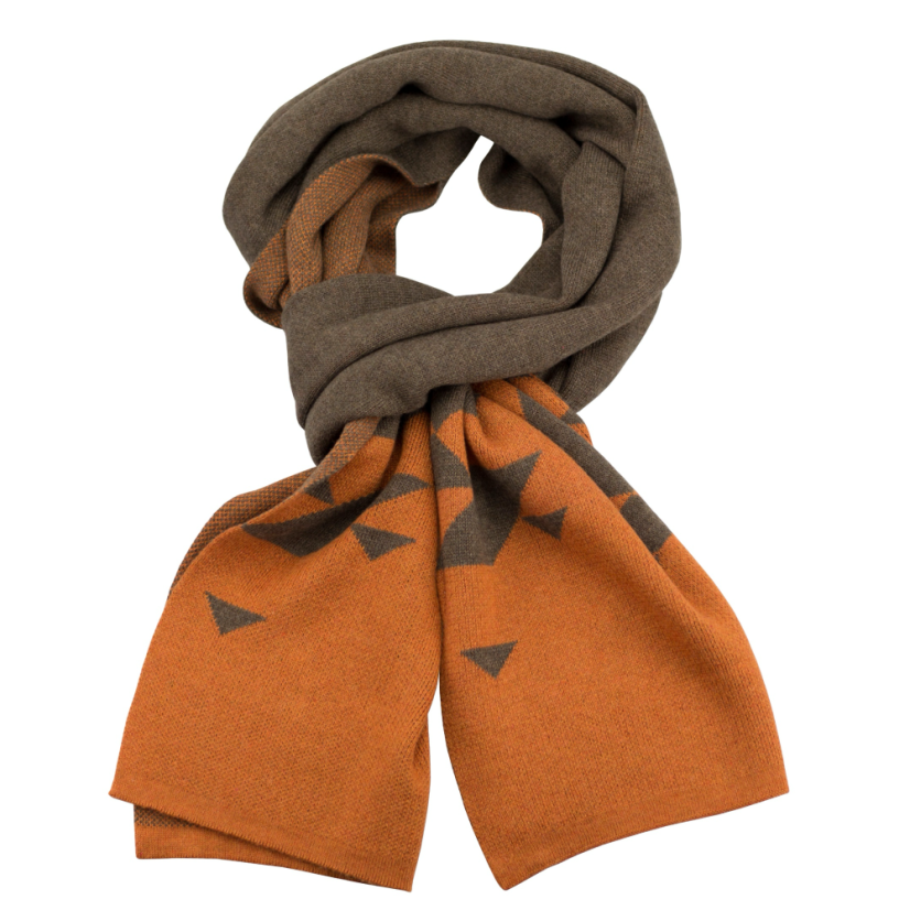 Cihlově hnědá pánská šála s geometrickým vzorem