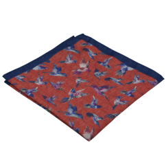 Červený pánský kapesníček s modrým lemem a motivem ptáků