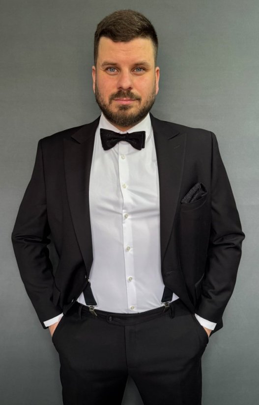 Černý pánský motýlek s černým vzorem včetně kapesníčku