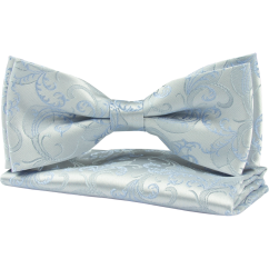 Světle modrý pánský motýlek s jemným vzorem