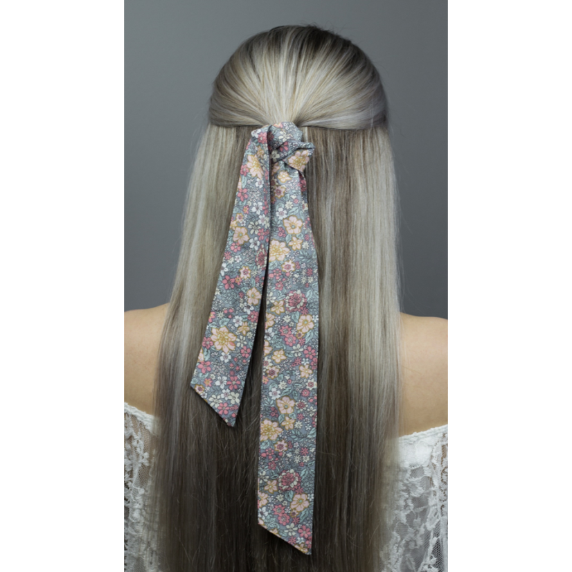 Šedo modrá dámská stuha s barevnými květy