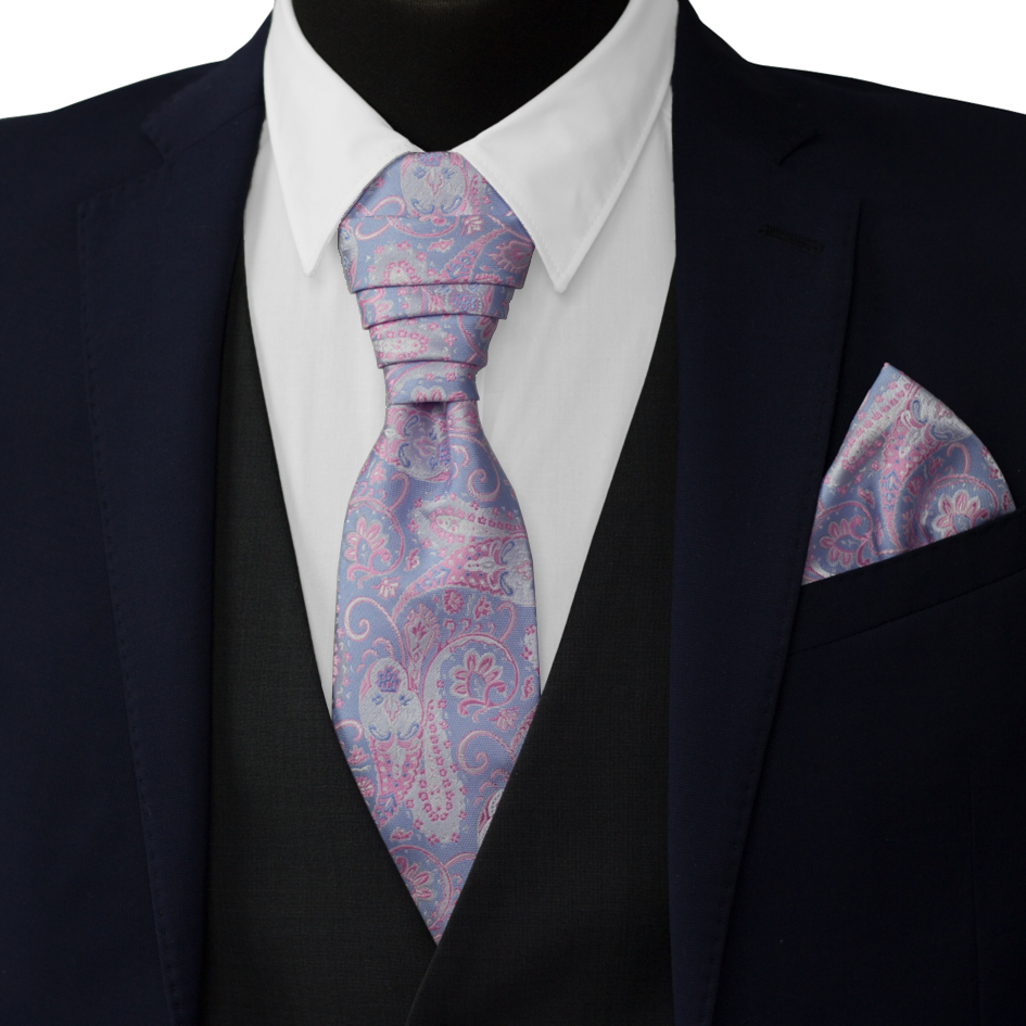 Světle modrá svatební kravata s růžovým paisley vzorem