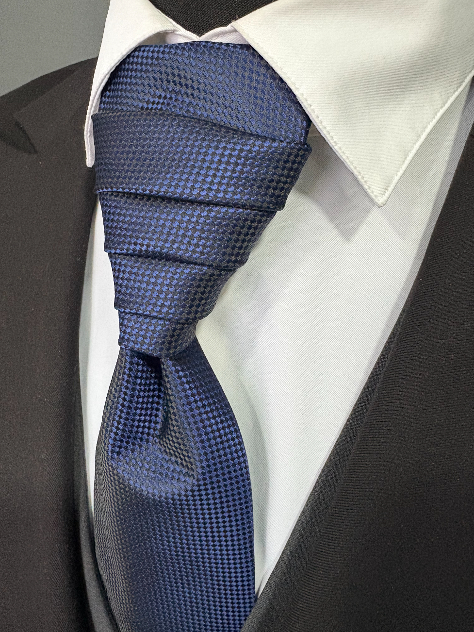 modrá elegantní regata